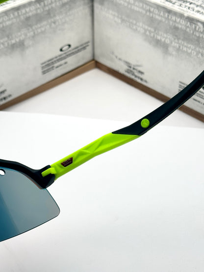 Sut-ros Lite Sweep Sports Fluorescent Green Black Red Prizm UV-400 Sunglasses